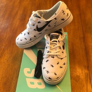 Nike Men’s Size 9 Zoom Stefan Janoski Skateboard Tennis Shoes White and Black